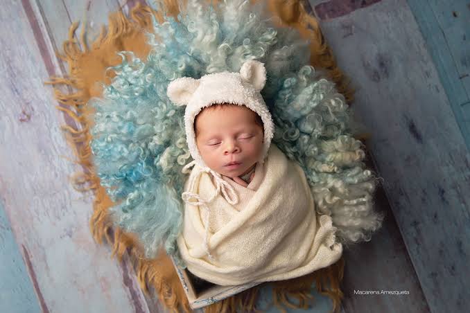 sesion de fotos newborn varón en estudio fotográfico en Belgrano
